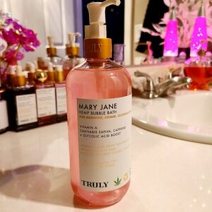 Truly Maryjane Bubble bath